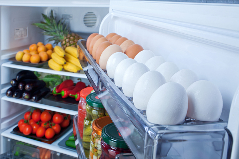 Có nên đặt trứng ở cánh cửa tủ lạnh?